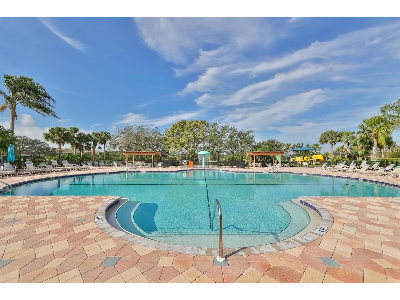 819 Fairwaycove Lane #102 Bradenton FL 34212 A4699379 image2