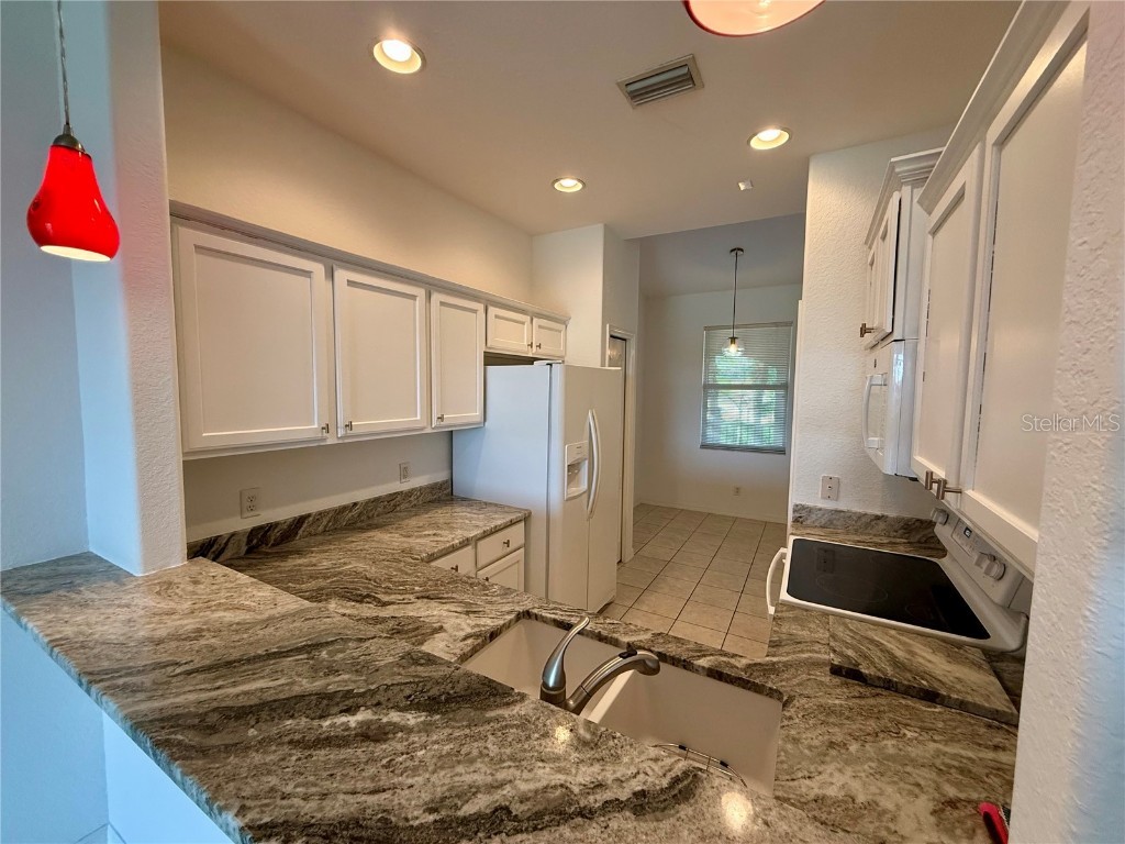 819 Fairwaycove Lane #203 Bradenton FL 34212 A4672938 image11