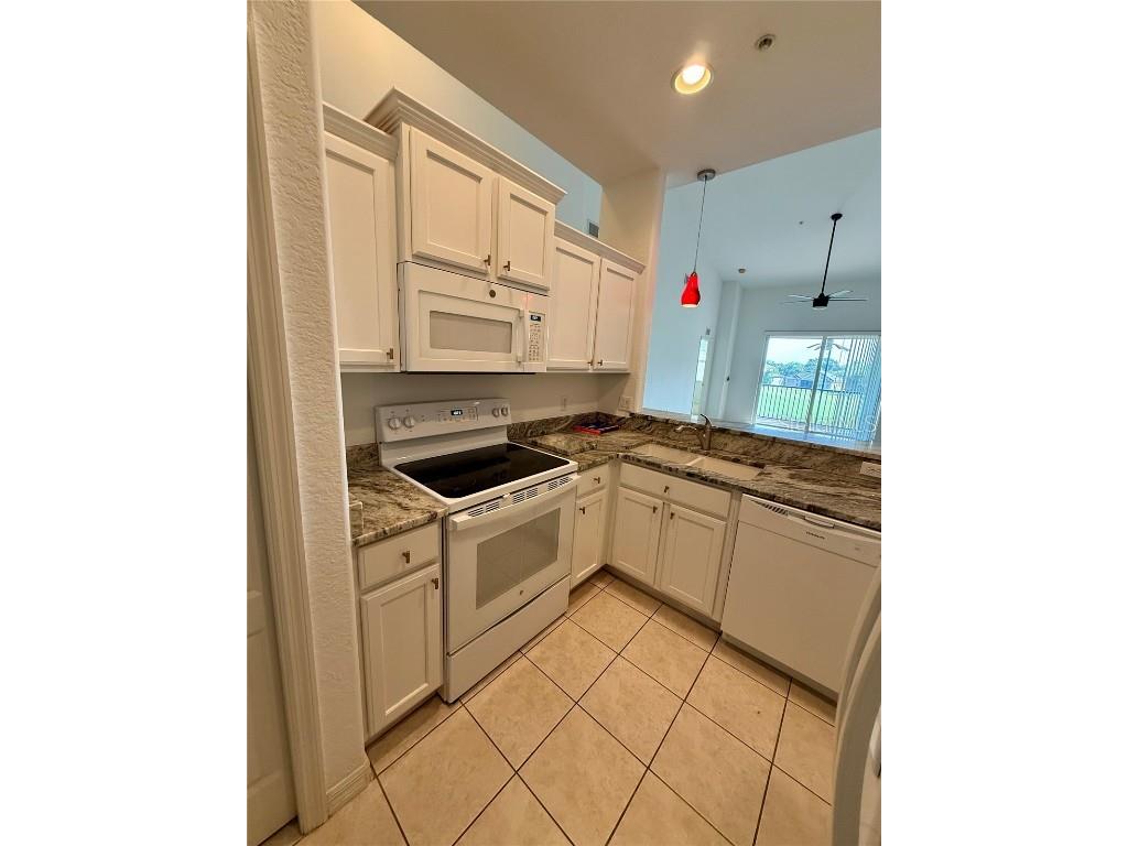 819 Fairwaycove Lane #203 Bradenton FL 34212 A4672938 image8