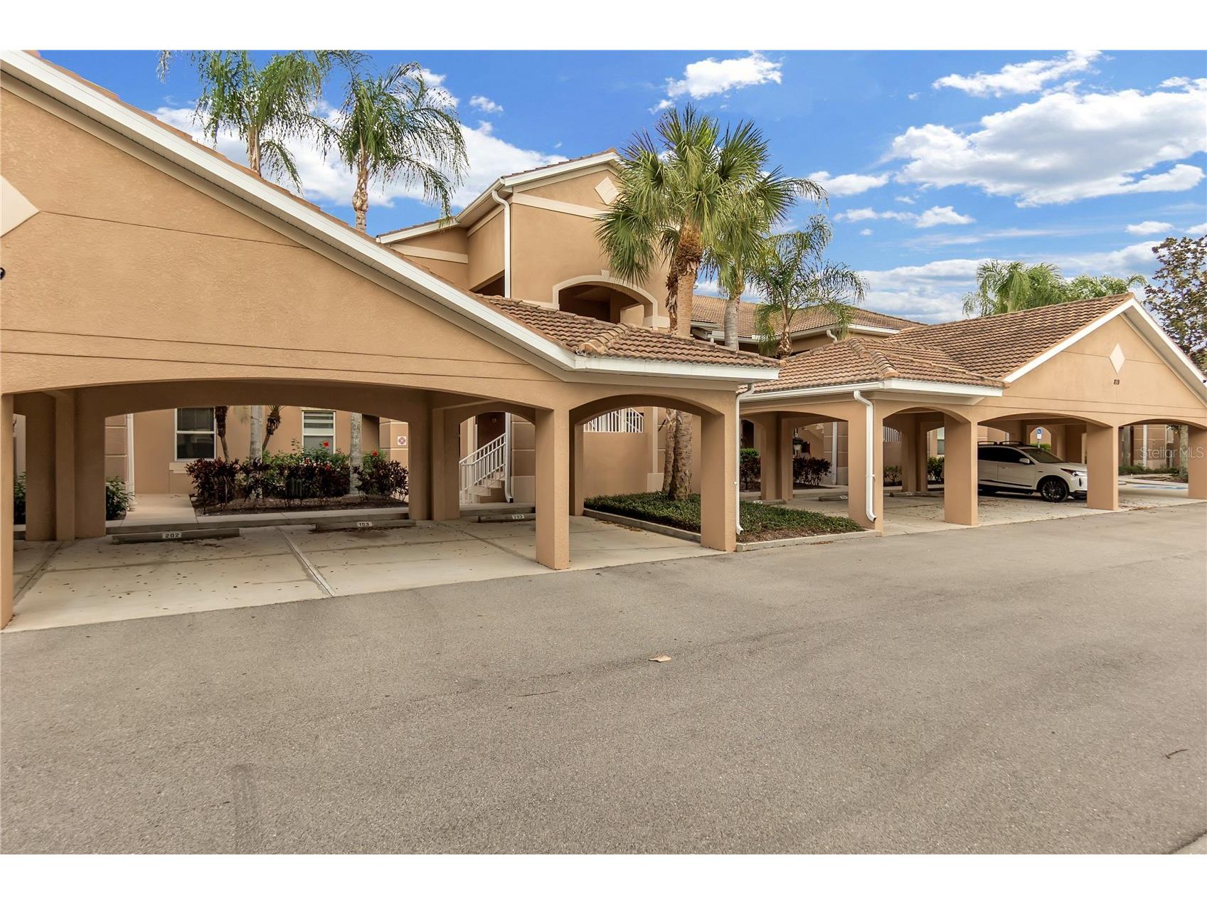 819 Fairwaycove Lane #203 Bradenton FL 34212 A4685284 image1
