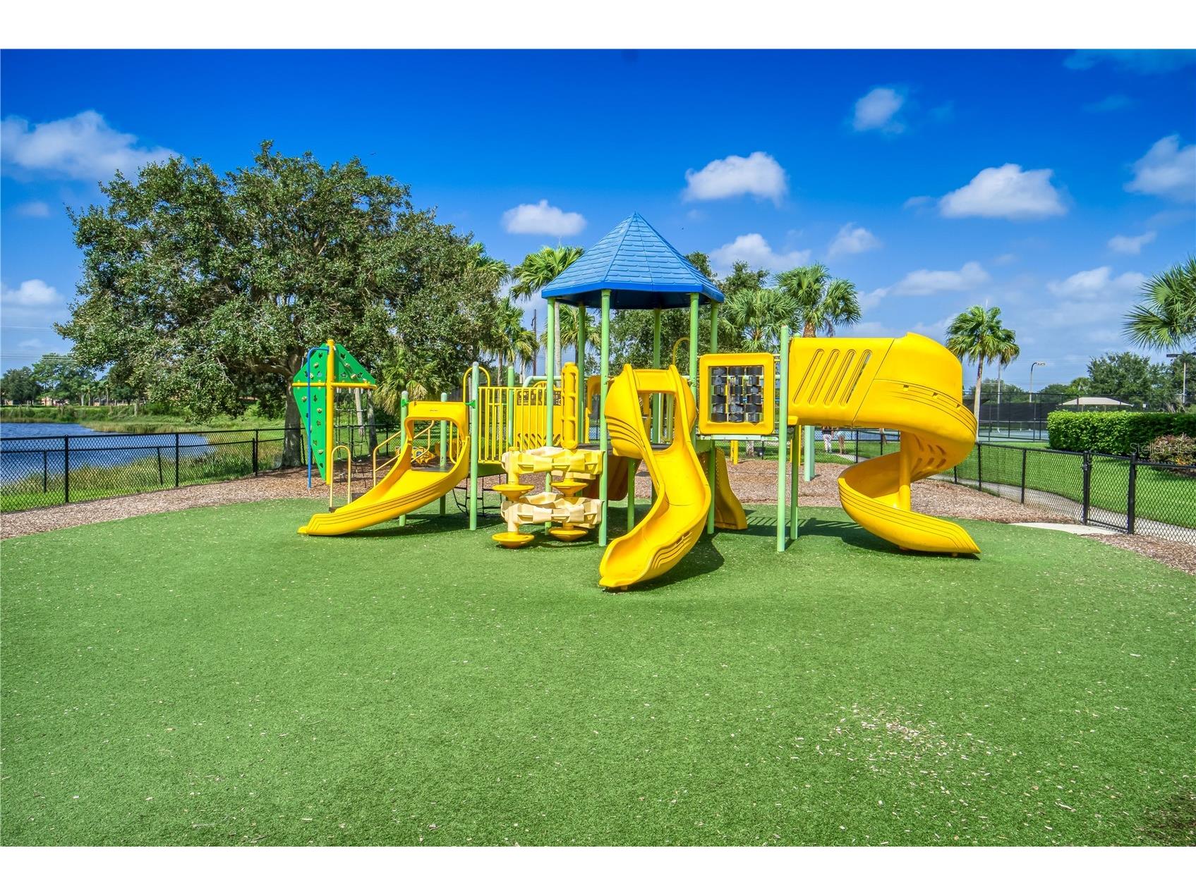 819 Fairwaycove Lane #203 Bradenton FL 34212 A4685284 image15