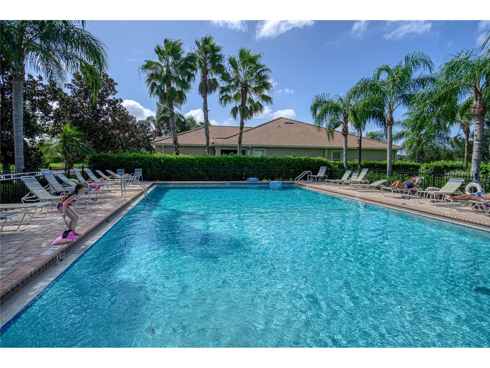 819 Fairwaycove Lane #203 Bradenton FL 34212 A4685284 image25