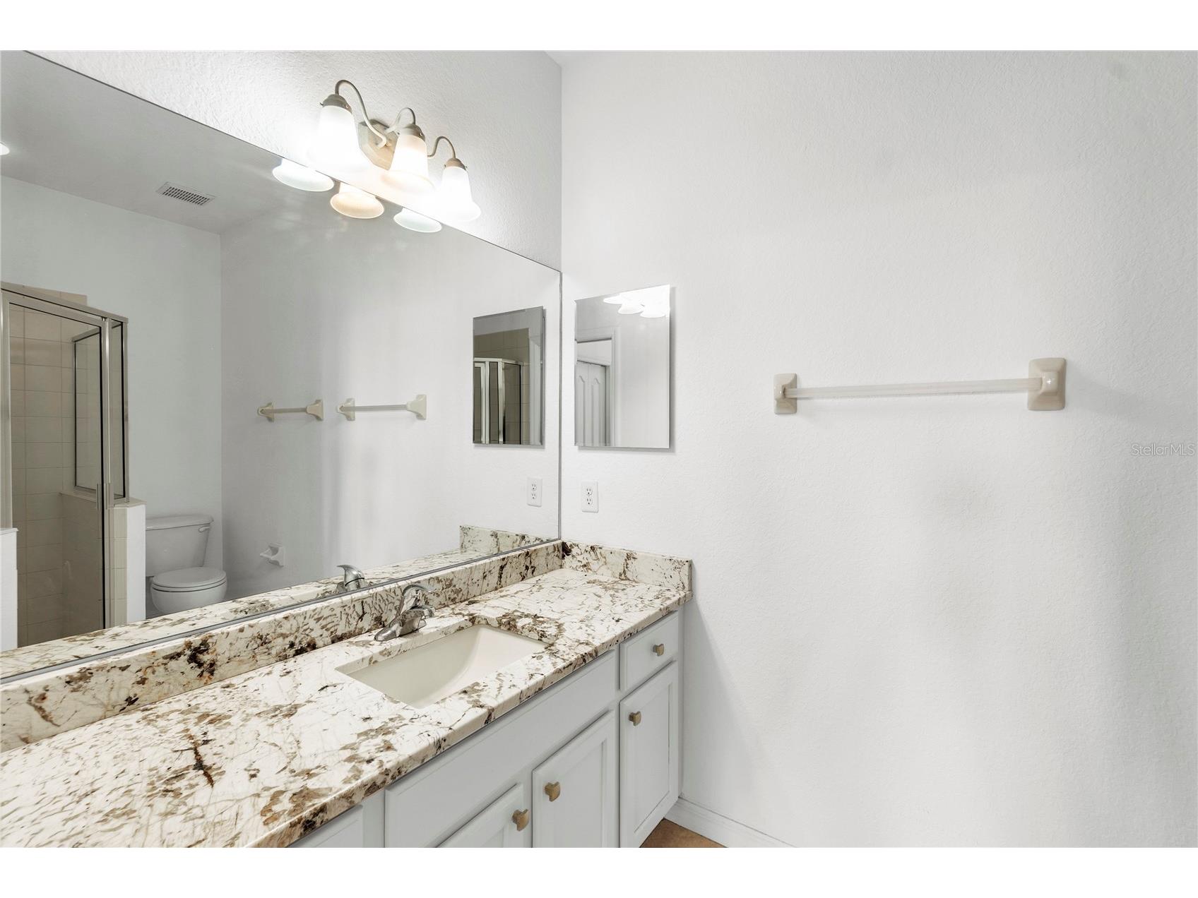 819 Fairwaycove Lane #203 Bradenton FL 34212 A4685284 image7