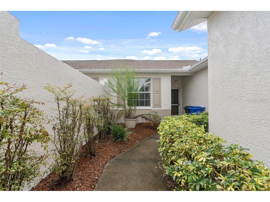 819 Tremont Greens Lane Sun City Center FL 33573 TB8312455 image1