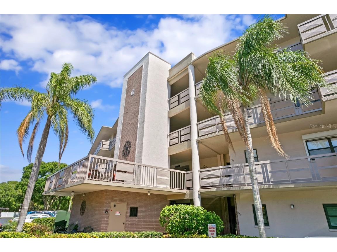 8199 Terrace Garden Drive N #106 Saint Petersburg FL 33709 U8198060 image1