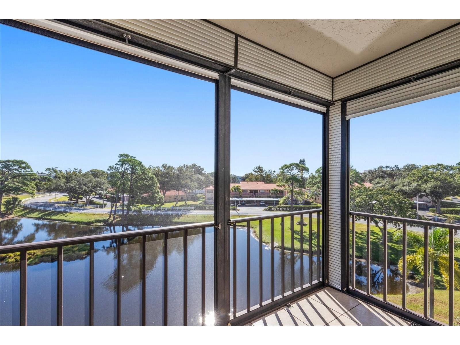 8199 Terrace Garden Drive N #402 Saint Petersburg FL 33709 TB8447455 image1