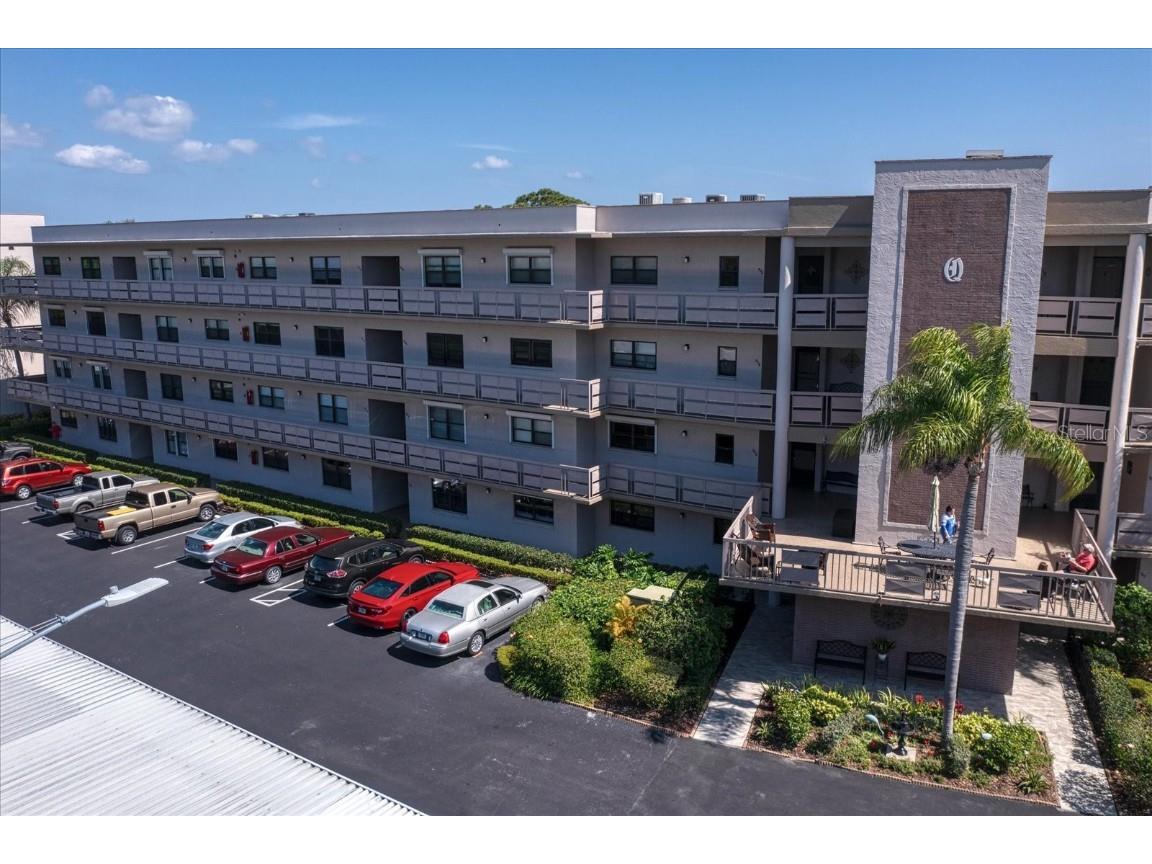 8199 Terrace Garden Drive N #403 Saint Petersburg FL 33709 TB8353883 image1