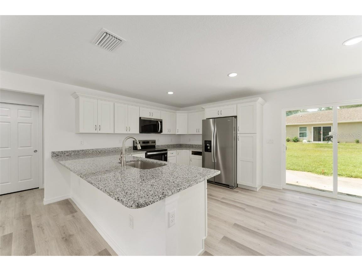 82 Fisher Terrace Ocklawaha FL 32179 O6352958 image25