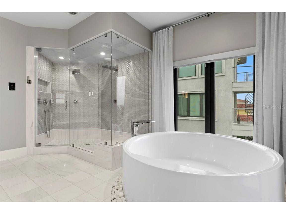 82 Martinique Avenue Tampa FL 33606 TB8446032 image41