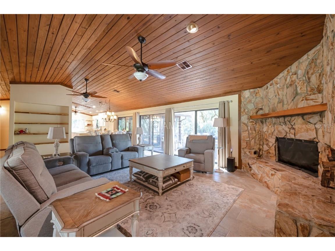 82 Young Drive Inglis FL 34449 OM711846 image8