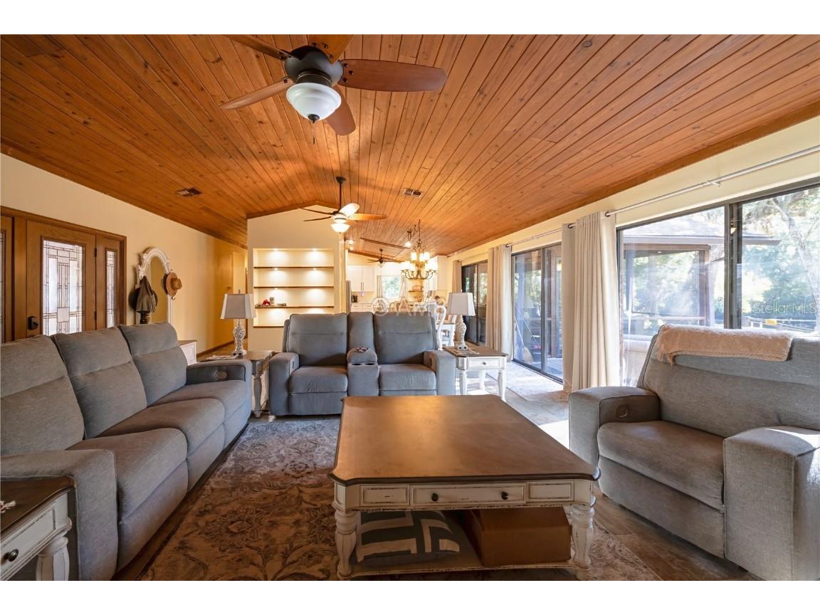 82 Young Drive Inglis FL 34449 OM711846 image9