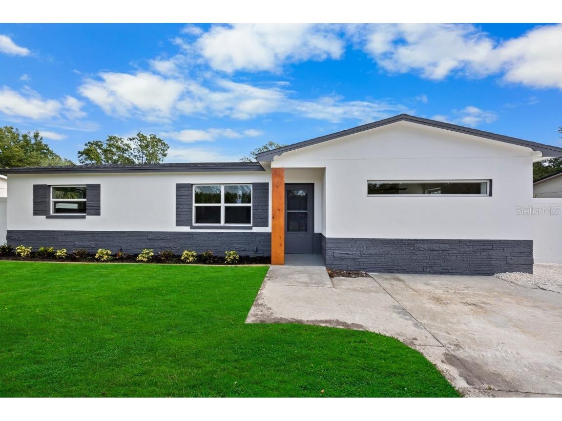 820 77th Avenue N Saint Petersburg FL 33702 U8240507 image1