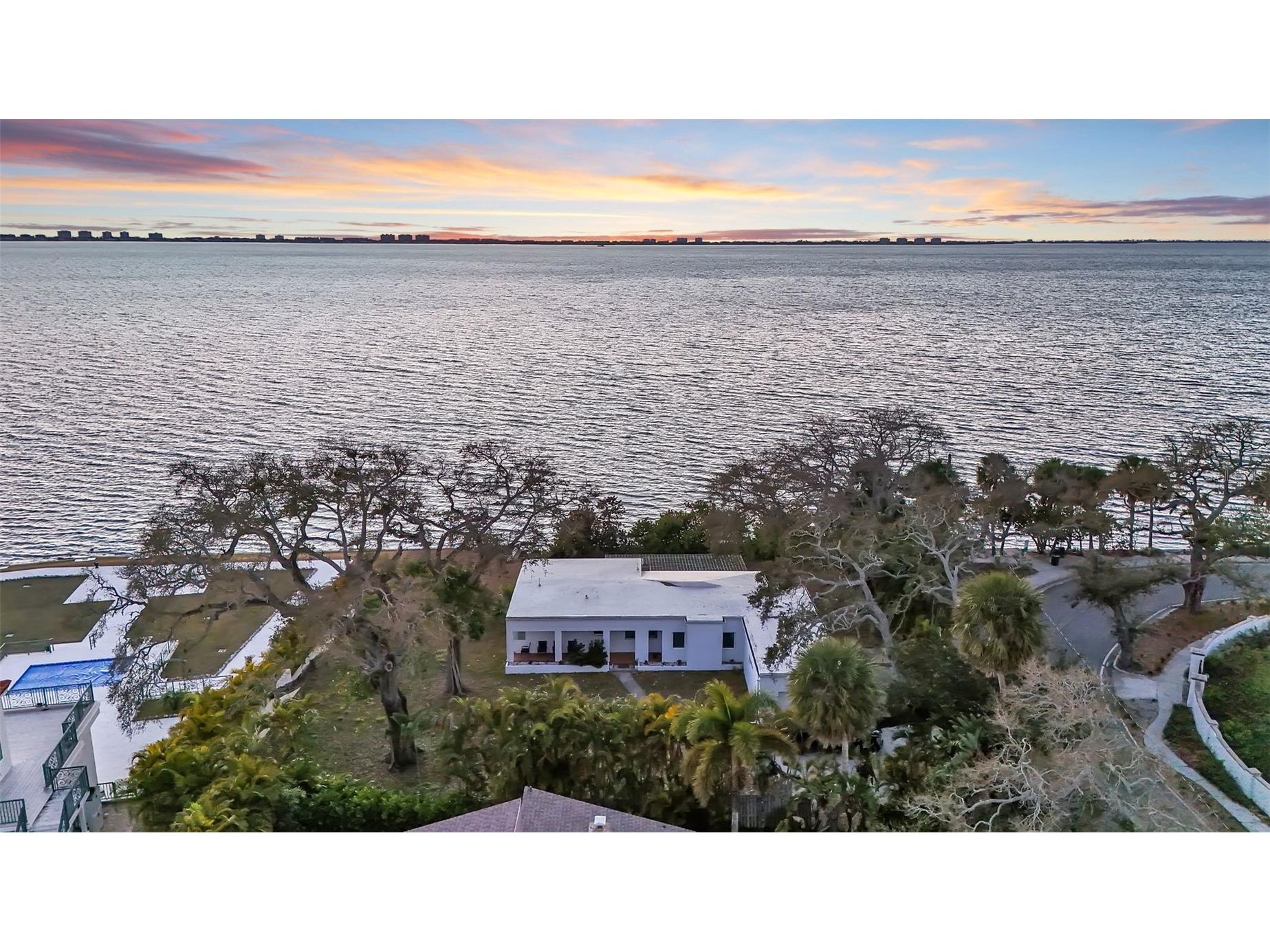 820 Indian Beach Drive Sarasota FL 34234 - SARASOTA BAY A4684254 image5