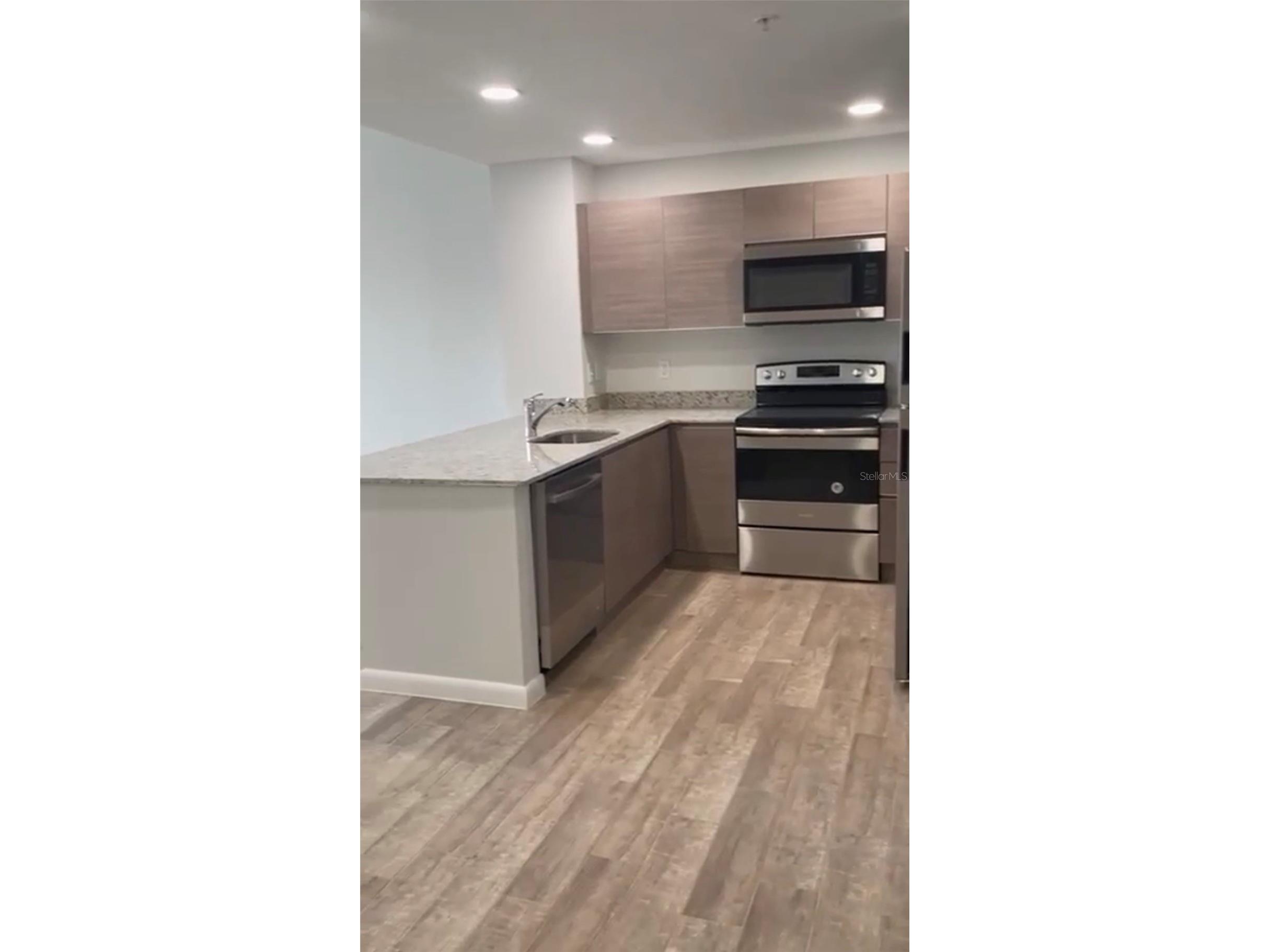 820 Issacville Drive #102 Orlando FL 32809 R4909555 image3