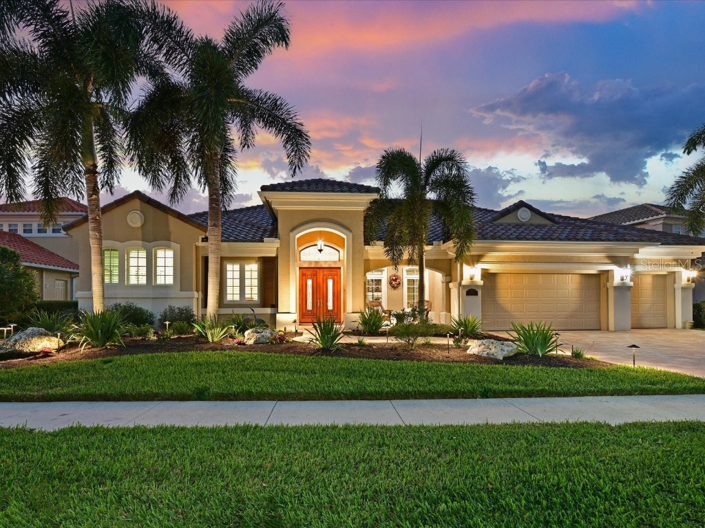 820 Maritime Court Bradenton FL 34212 - WATERLEFE NAVIGABLE WATERWAY A4593943 image1