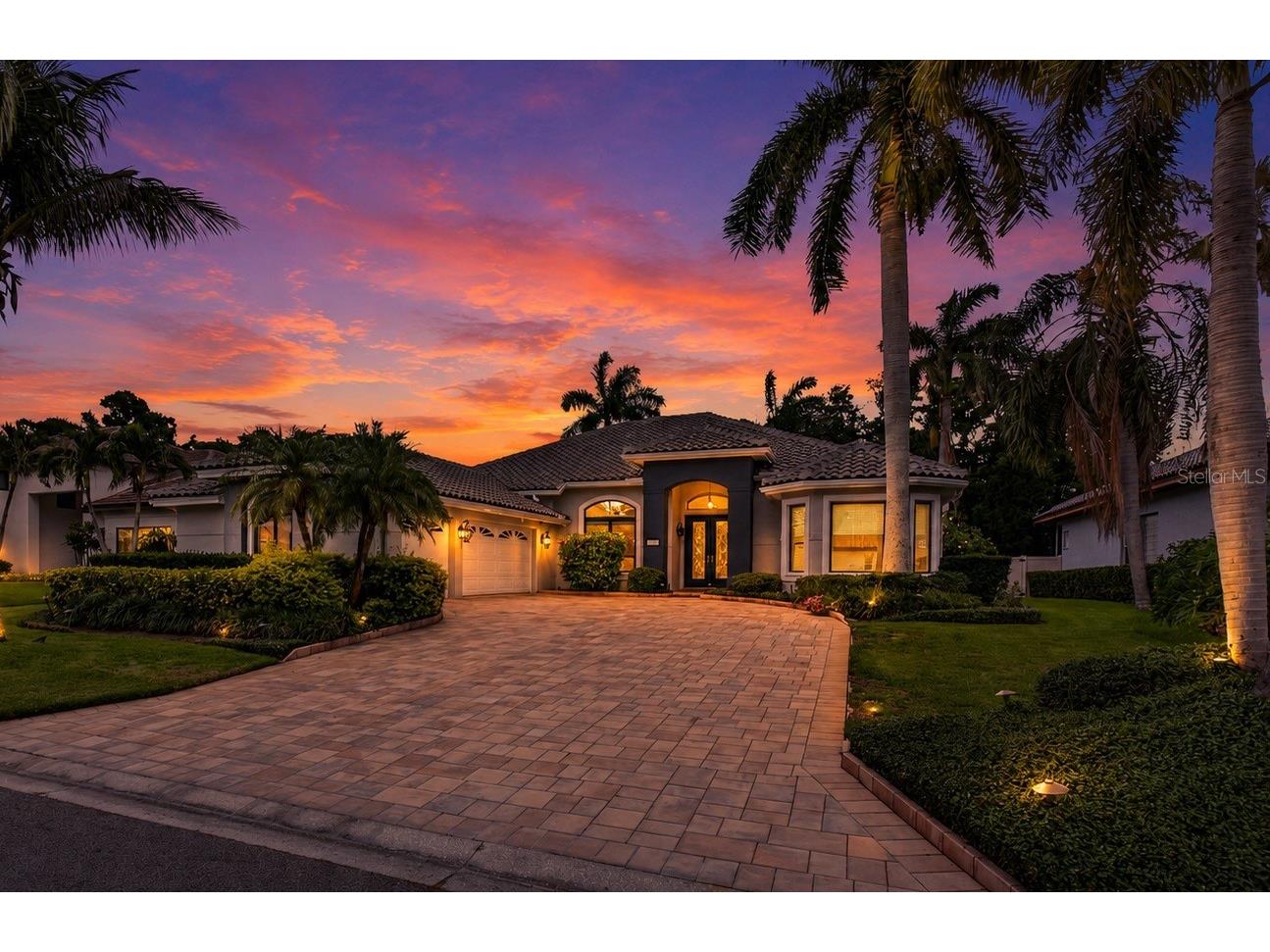 820 Sand Pine Drive NE Saint Petersburg FL 33703 - TAMPA BAY TB8513945 image1