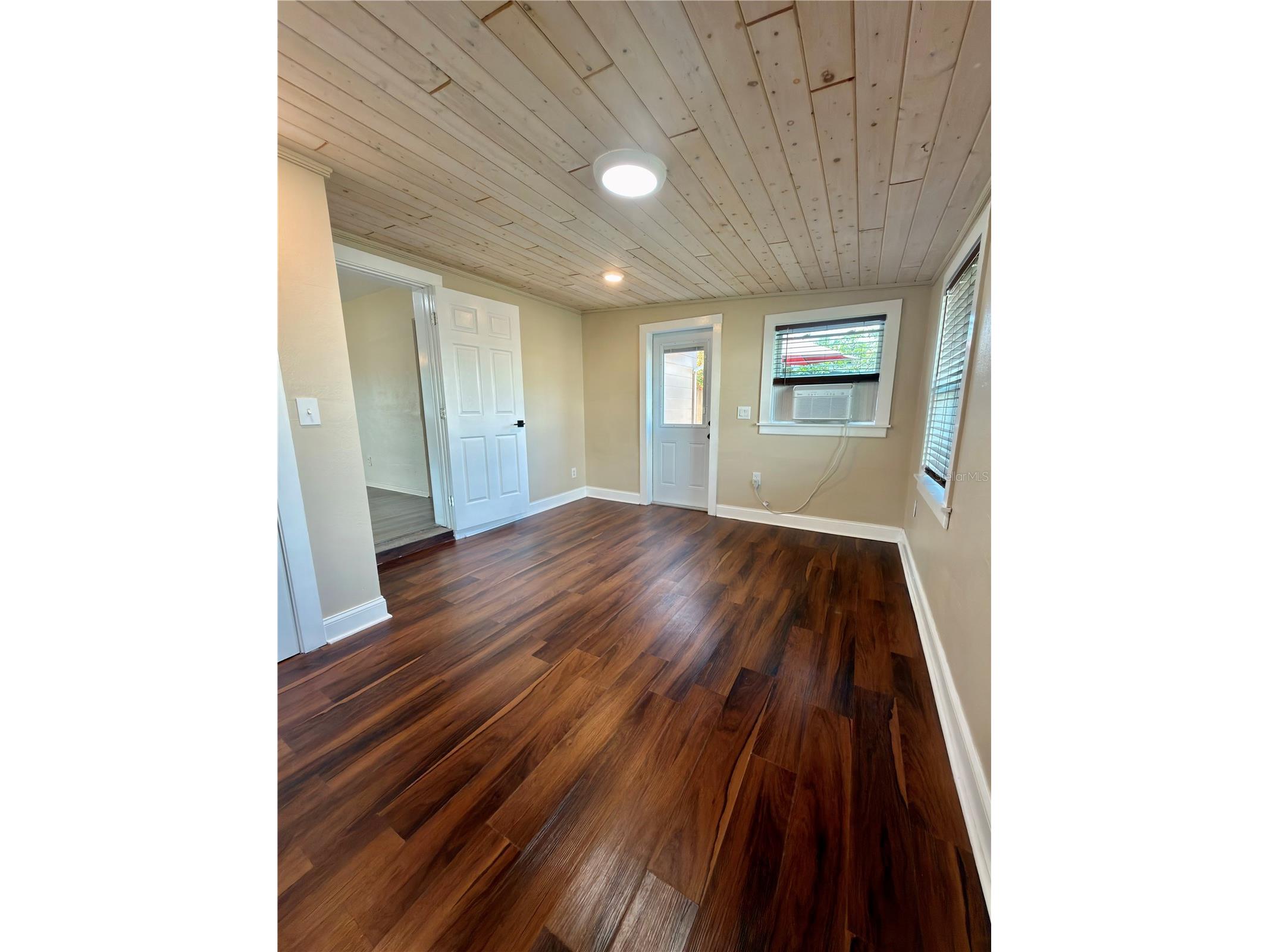 8201 120th Street Seminole FL 33772 TB8512626 image9