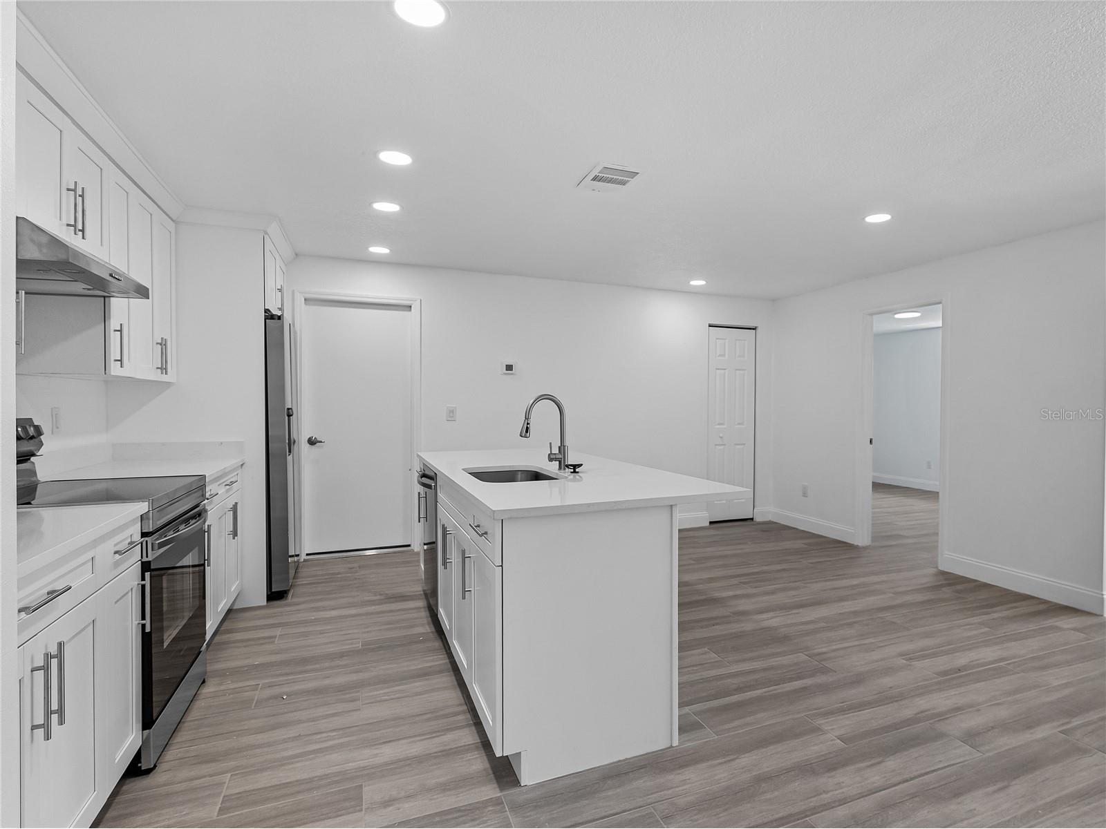 8201 Riverside Drive NE Saint Petersburg FL 33702 TB8491238 image5