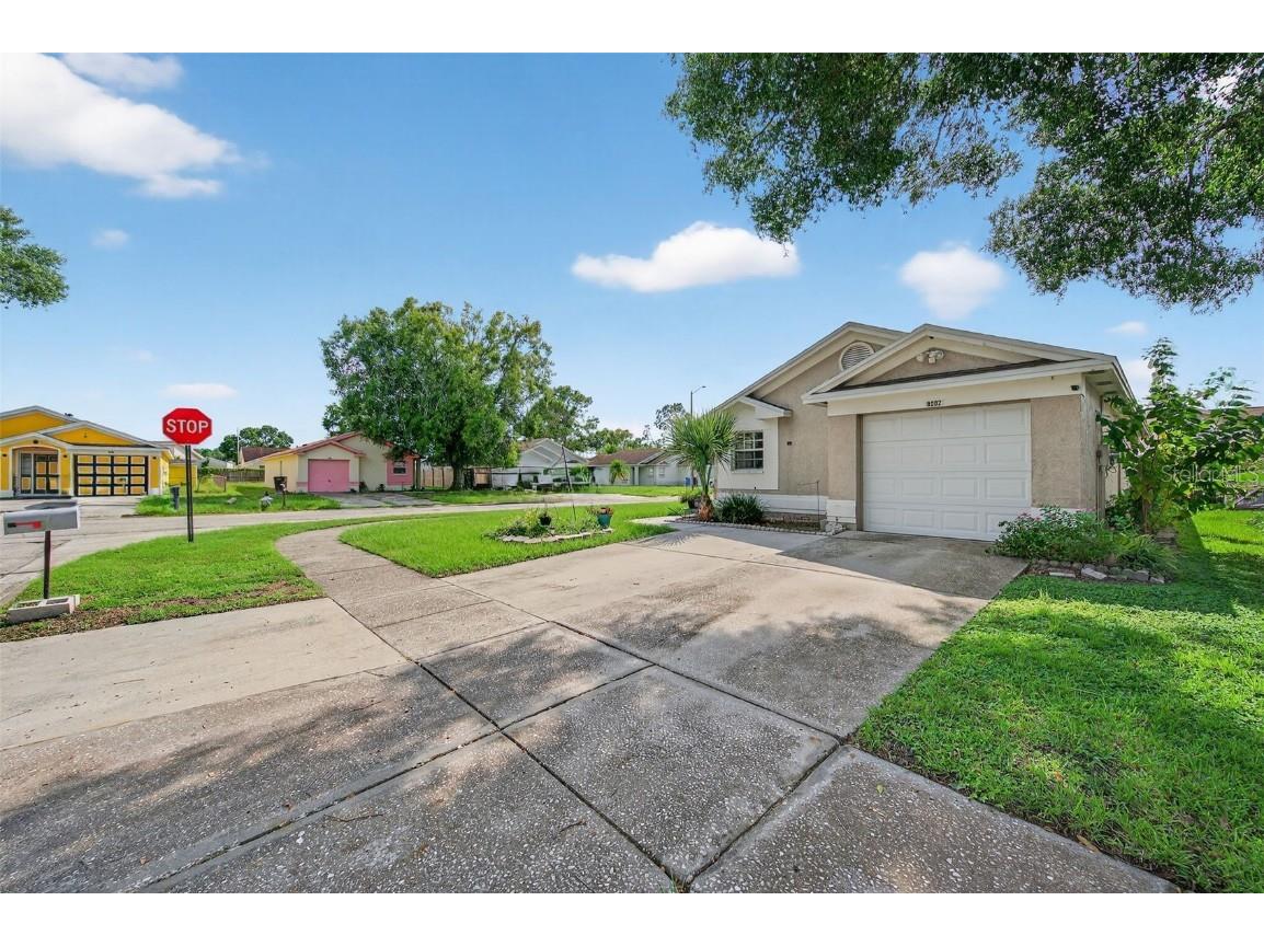 8202 Natchez Street Tampa FL 33637 TB8421489 image1