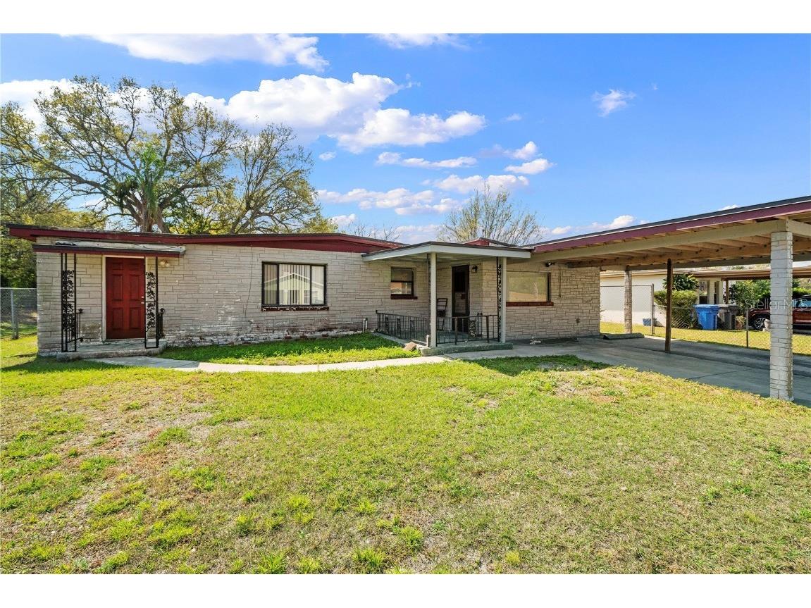 8203 Endive Avenue Tampa FL 33619 W7852852 image1