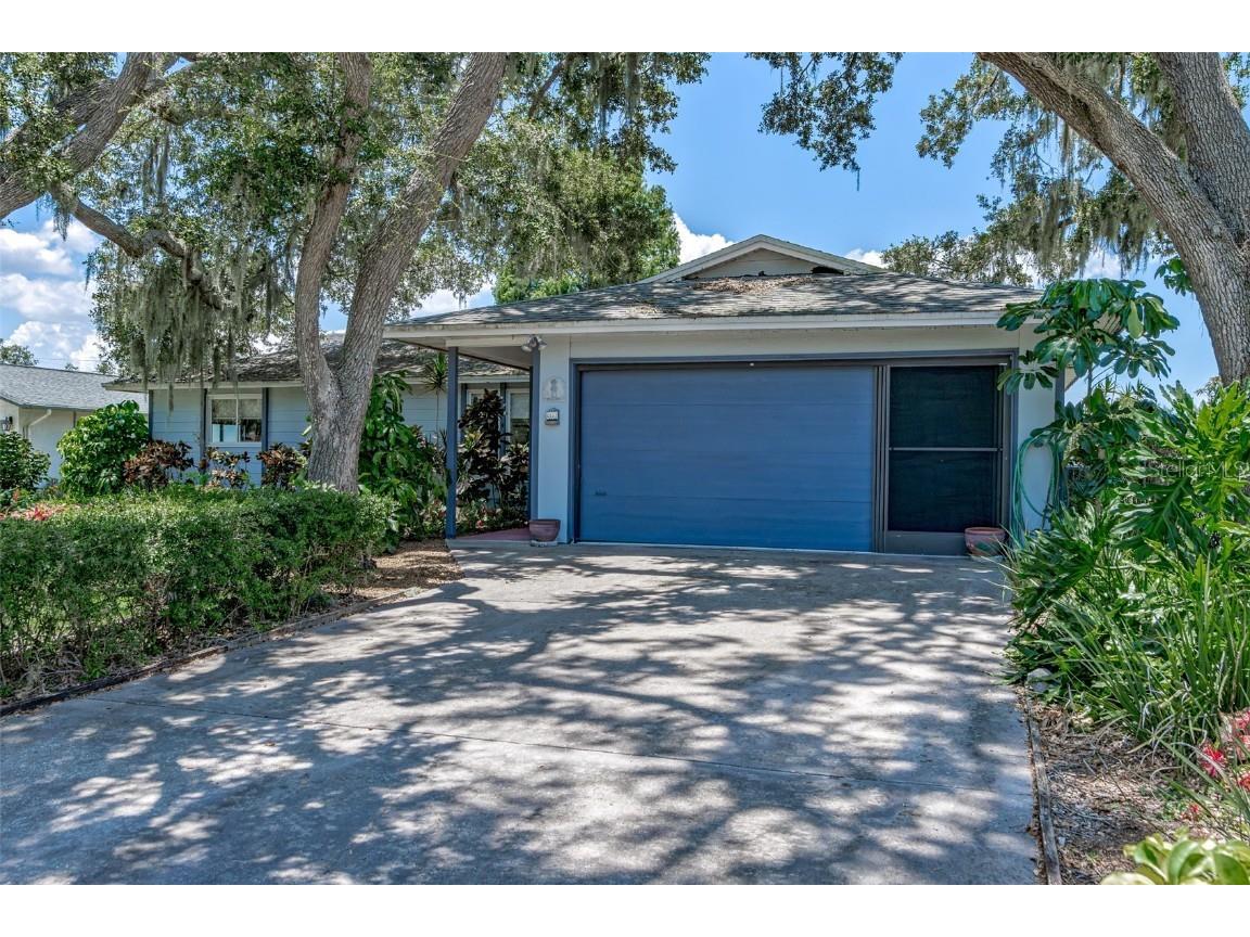 8203 Woodlawn Circle S Palmetto FL 34221 A4576677 image1