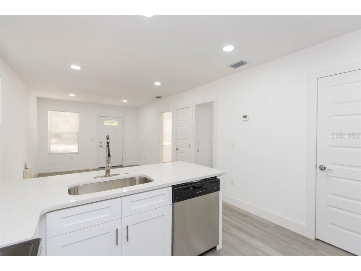 8204 N 10th Tampa FL 33604 TB8443154 image12