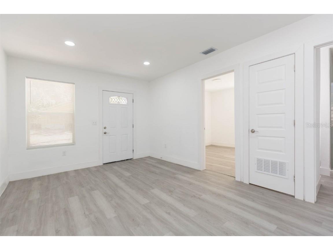 8204 N 10th Tampa FL 33604 TB8443154 image9