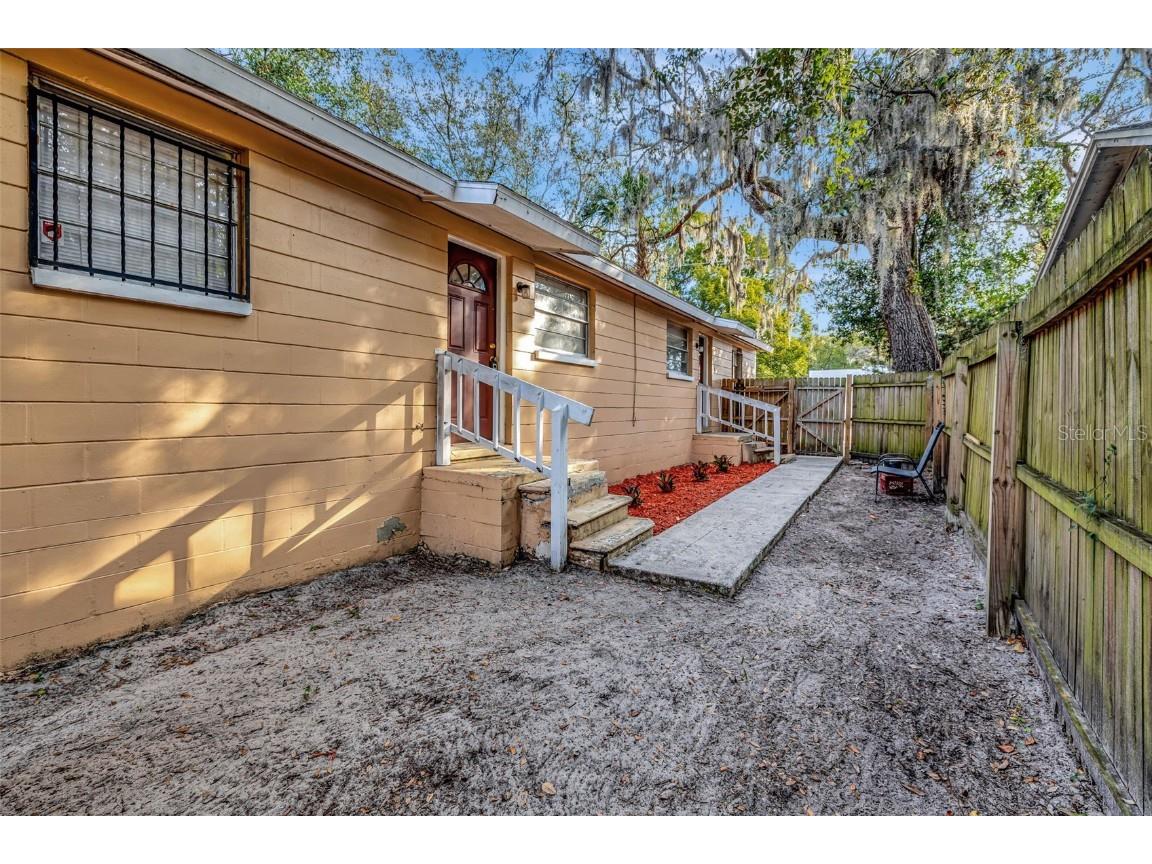 8204 N 13th Street Tampa FL 33604 TB8344622 image1