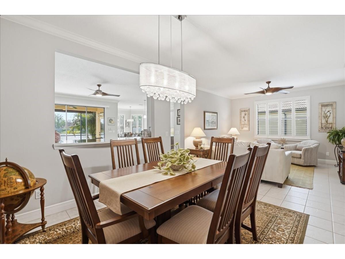 8205 Stirling Falls Circle Sarasota FL 34243 A4686670 image10