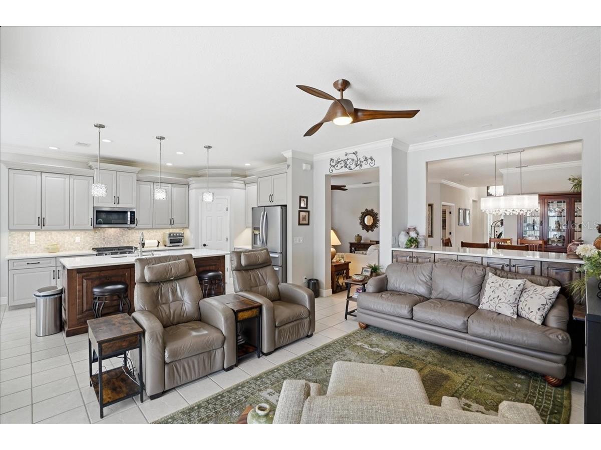 8205 Stirling Falls Circle Sarasota FL 34243 A4686670 image15