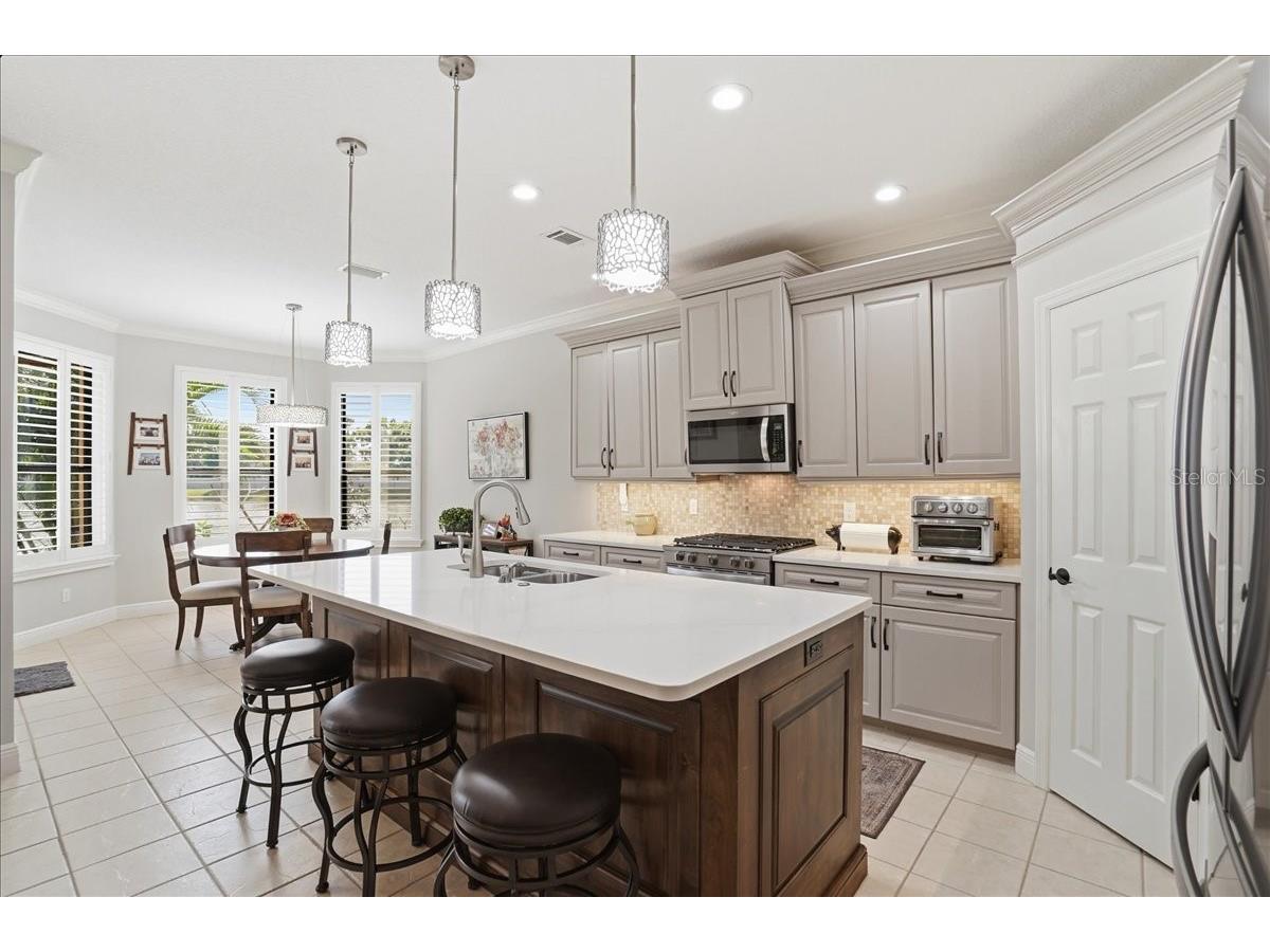 8205 Stirling Falls Circle Sarasota FL 34243 A4686670 image17