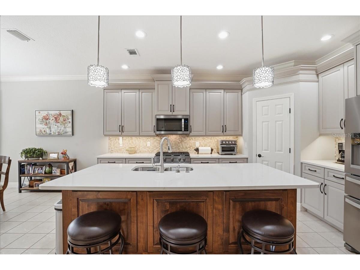 8205 Stirling Falls Circle Sarasota FL 34243 A4686670 image18