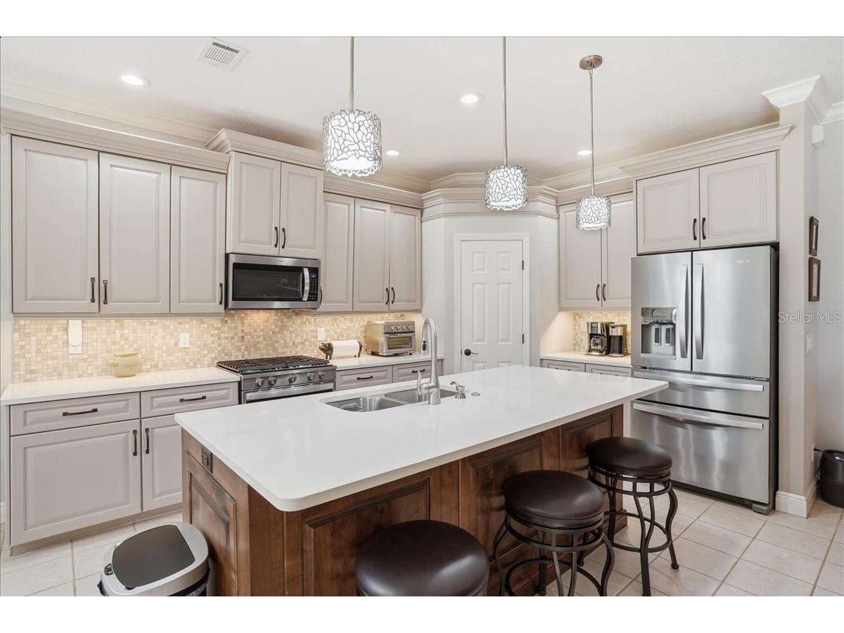 8205 Stirling Falls Circle Sarasota FL 34243 A4686670 image19