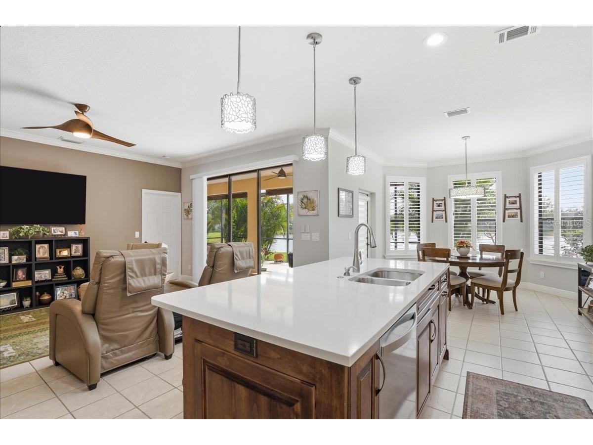 8205 Stirling Falls Circle Sarasota FL 34243 A4686670 image20