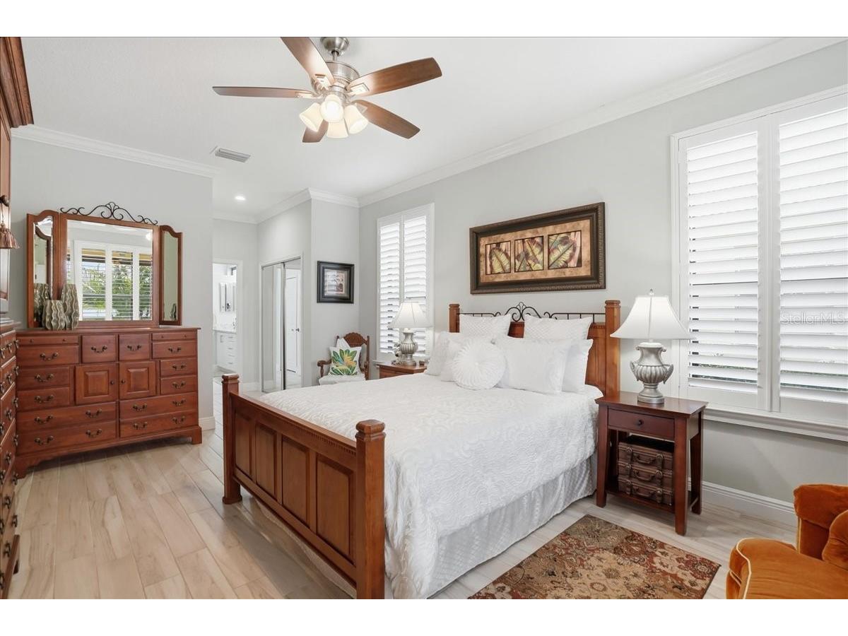 8205 Stirling Falls Circle Sarasota FL 34243 A4686670 image24