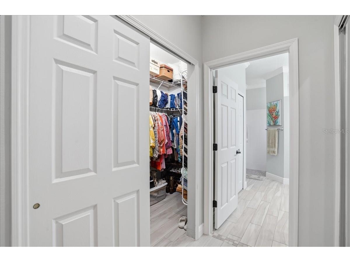 8205 Stirling Falls Circle Sarasota FL 34243 A4686670 image28