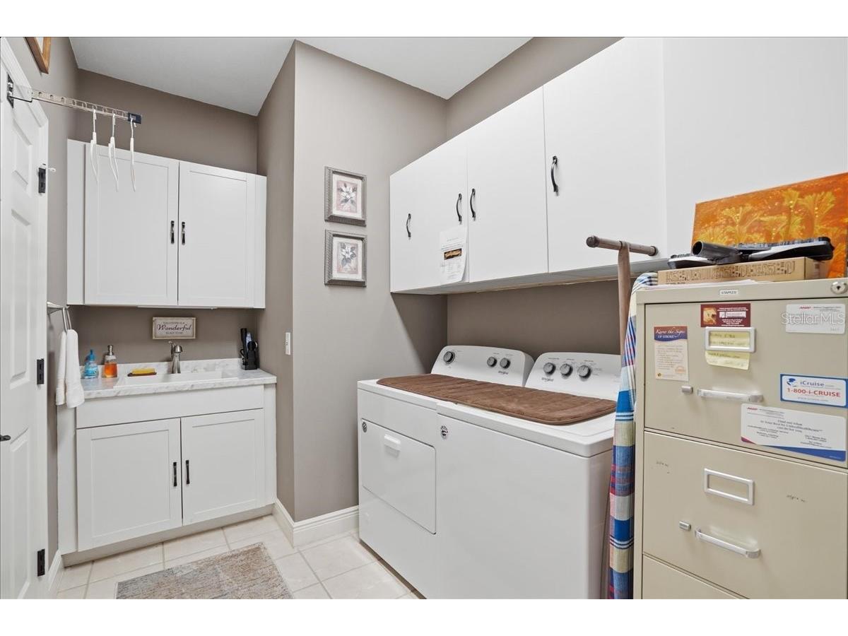 8205 Stirling Falls Circle Sarasota FL 34243 A4686670 image33