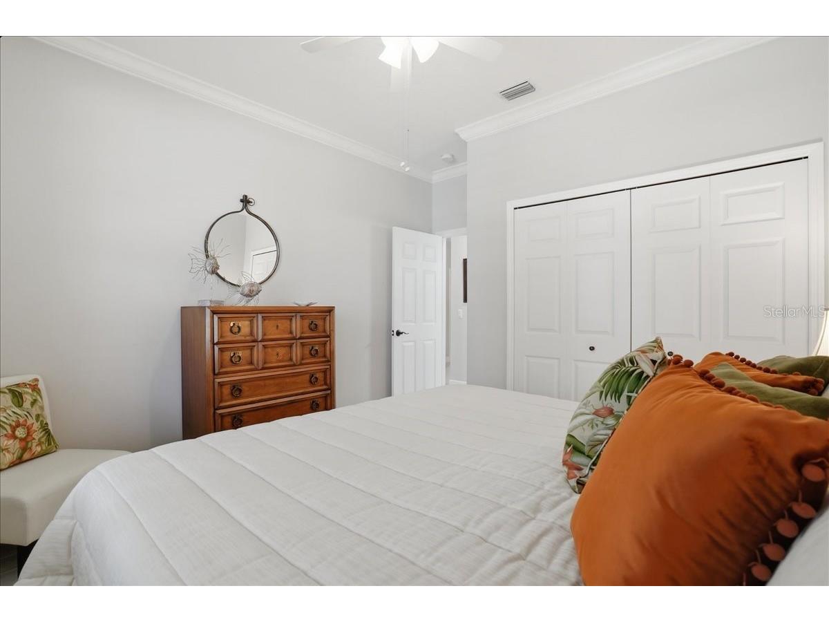 8205 Stirling Falls Circle Sarasota FL 34243 A4686670 image40