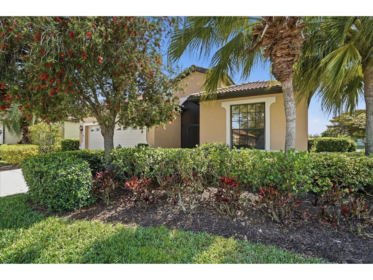 8205 Stirling Falls Circle Sarasota FL 34243 A4686670 image5