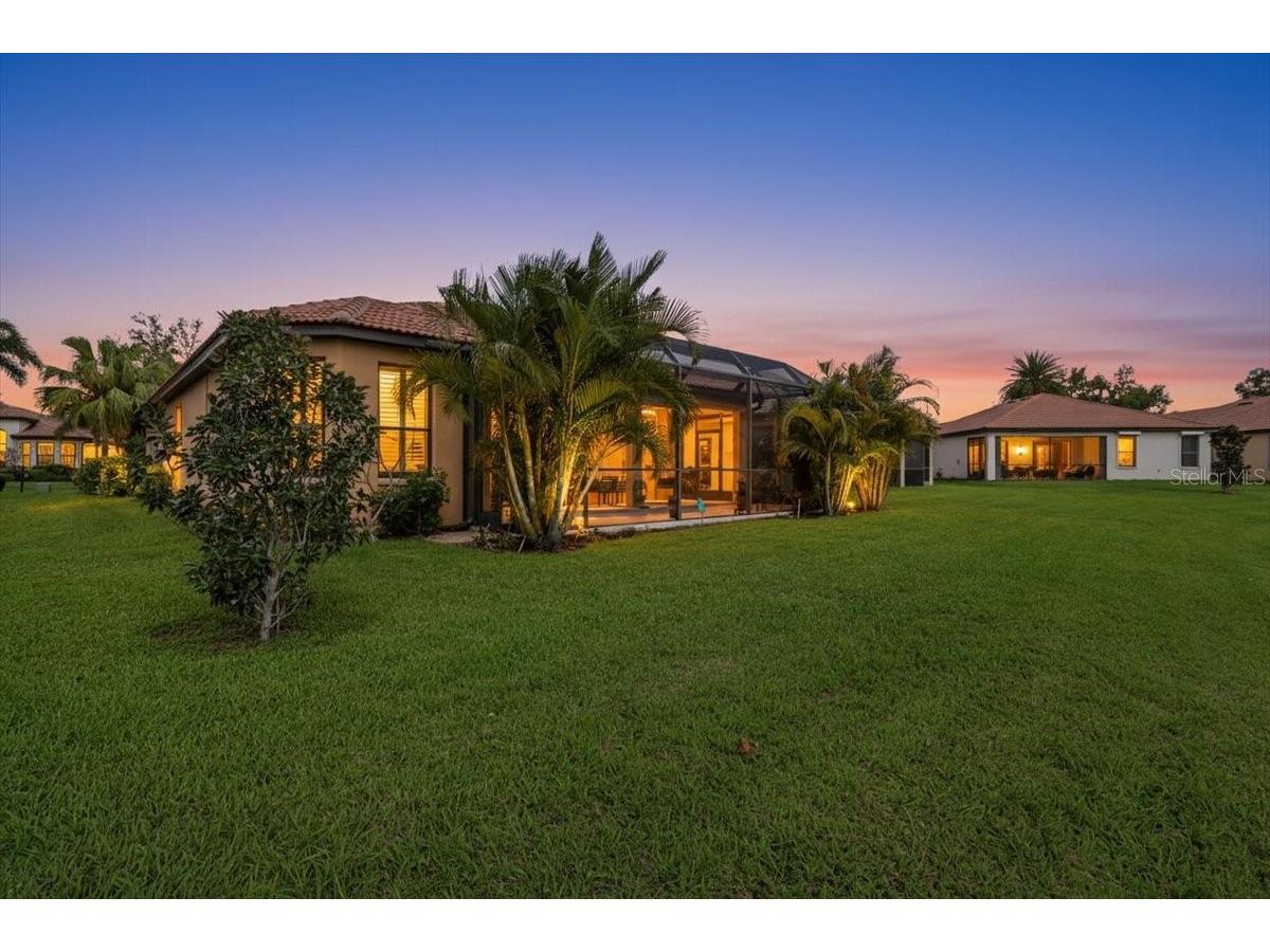 8205 Stirling Falls Circle Sarasota FL 34243 A4686670 image56