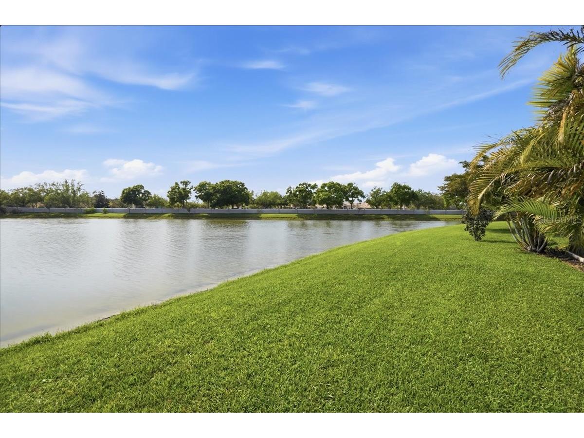 8205 Stirling Falls Circle Sarasota FL 34243 A4686670 image58