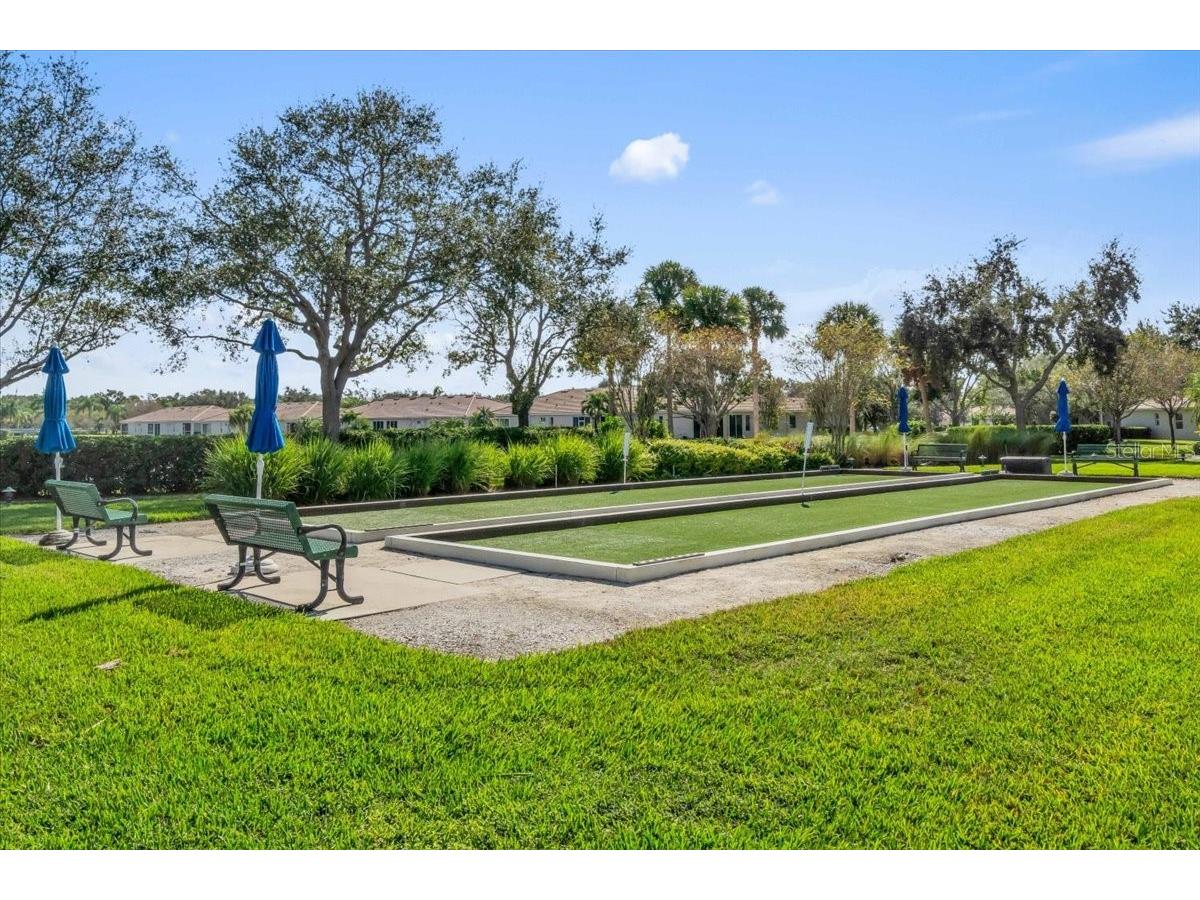 8205 Stirling Falls Circle Sarasota FL 34243 A4686670 image71