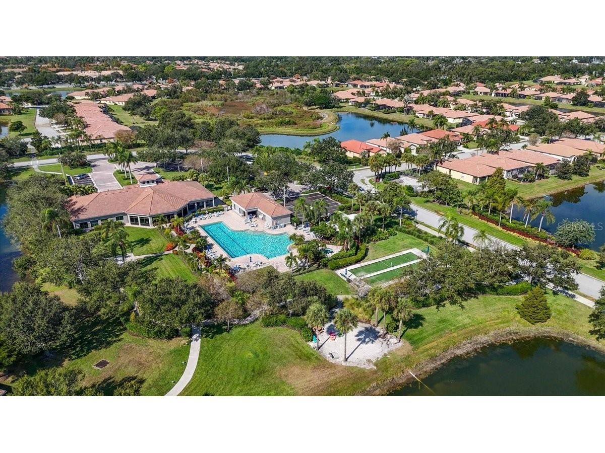 8205 Stirling Falls Circle Sarasota FL 34243 A4686670 image77