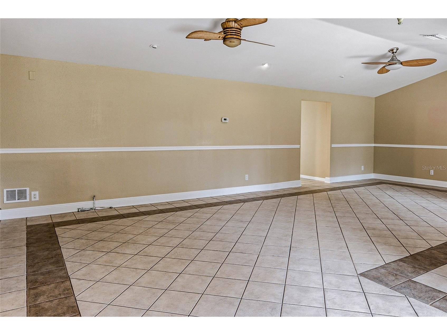8205 Westridge Drive Tampa FL 33615 TB8518933 image10