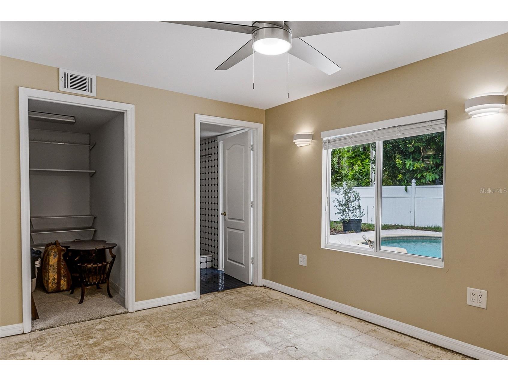 8205 Westridge Drive Tampa FL 33615 TB8518933 image26