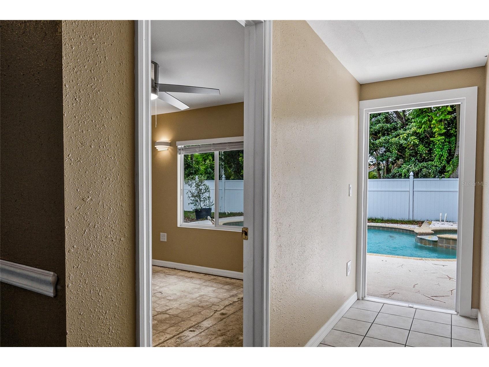 8205 Westridge Drive Tampa FL 33615 TB8518933 image29