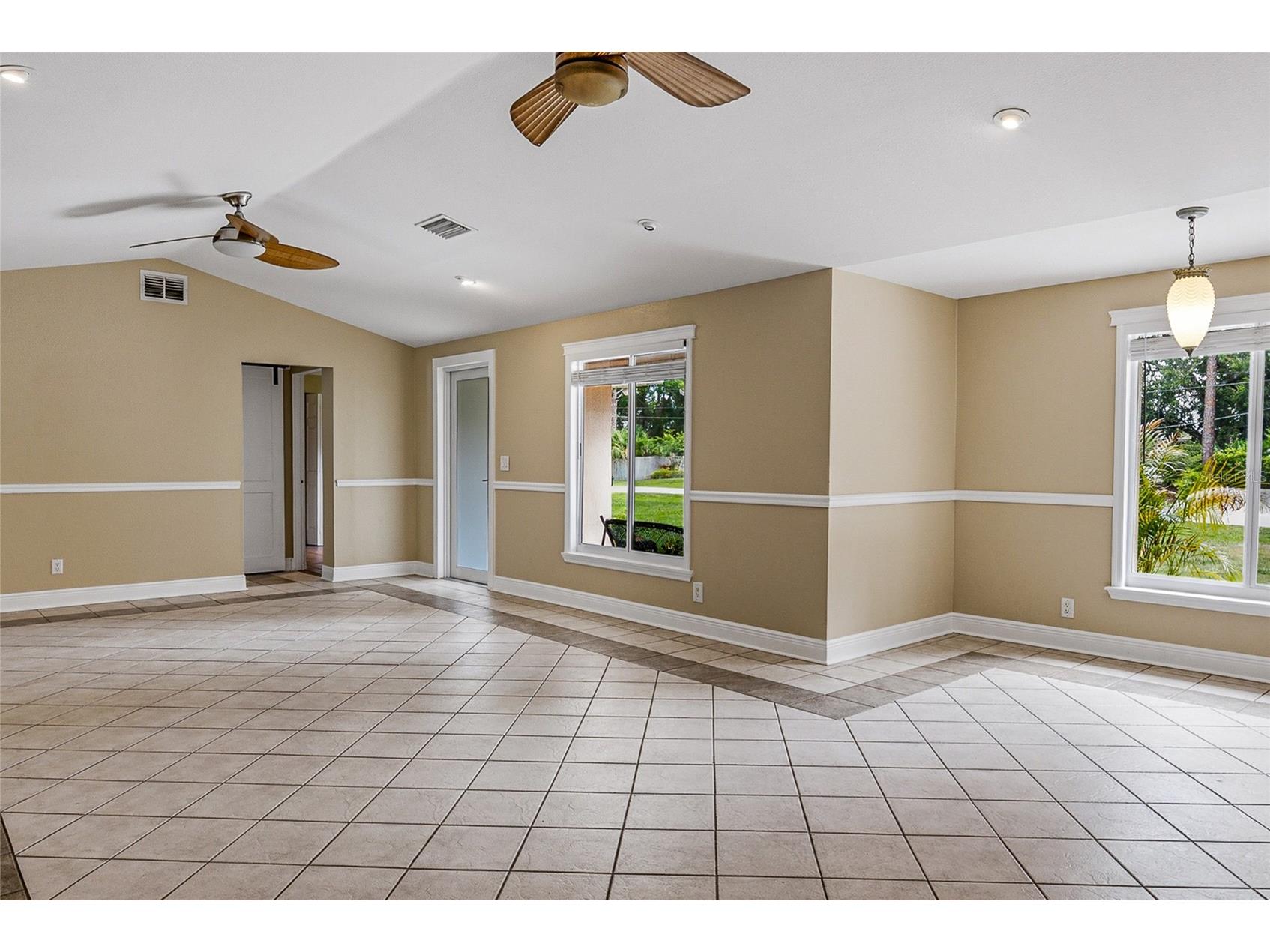 8205 Westridge Drive Tampa FL 33615 TB8518933 image9