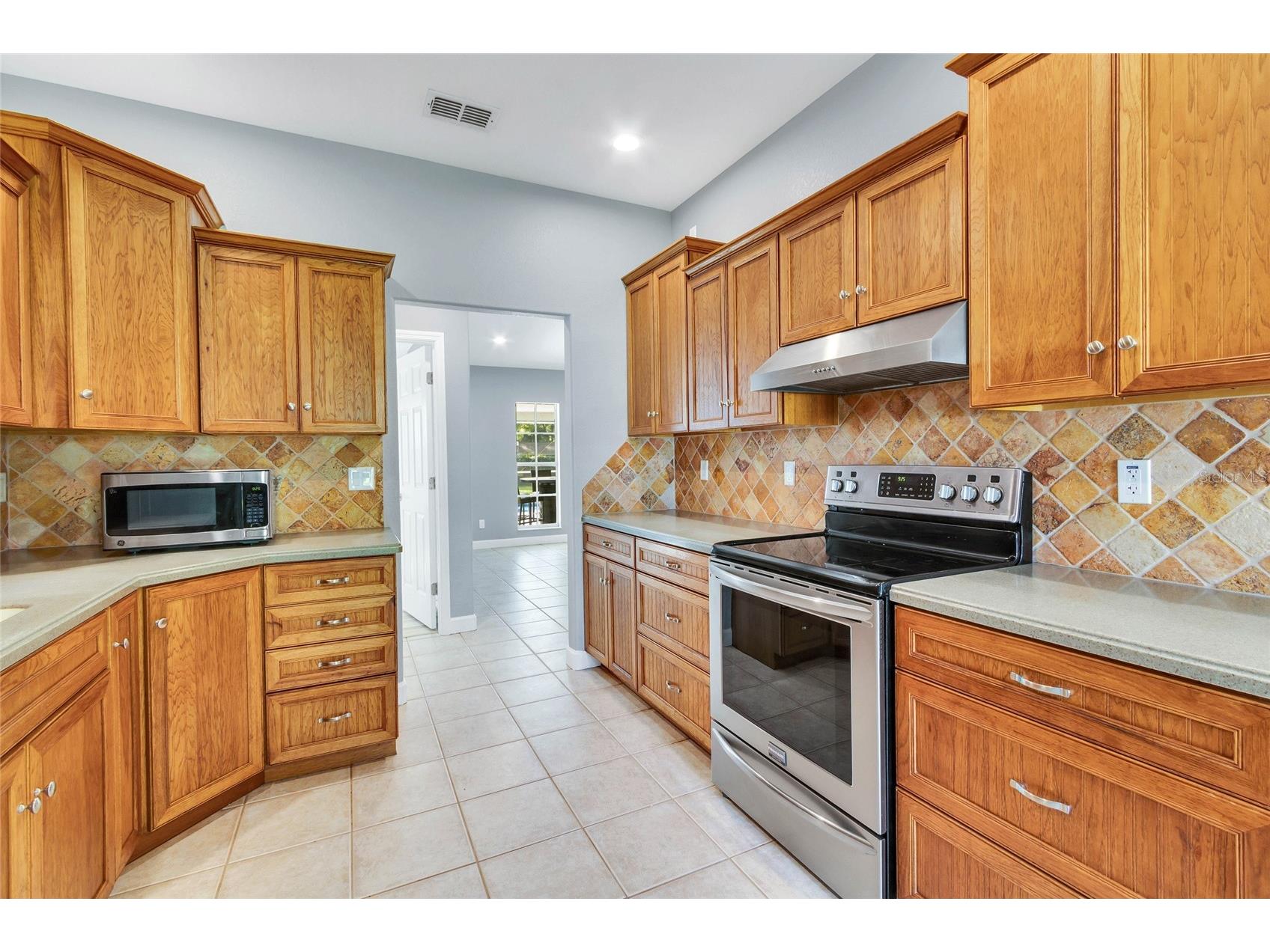 8206 Simmons Street Brooksville FL 34613 W7887596 image2