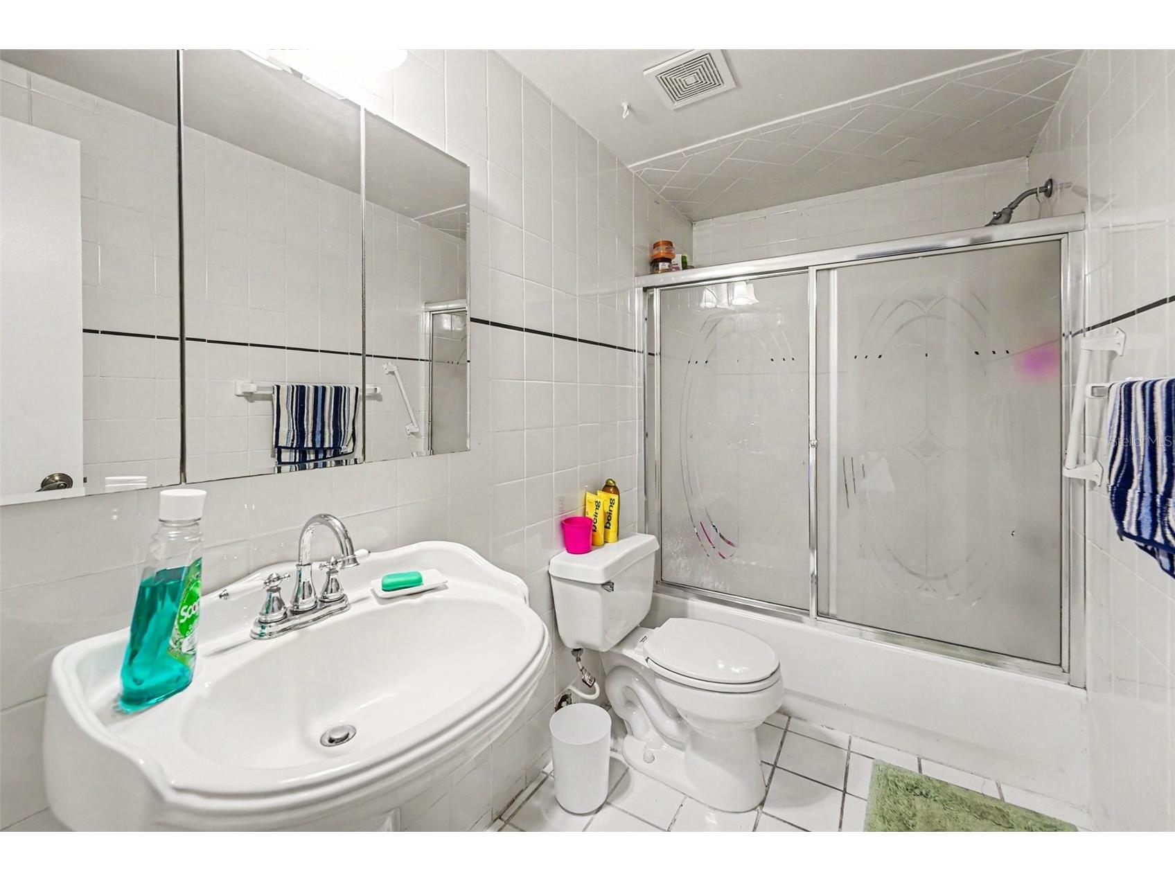 8206 Vassar Cir Tampa FL 33634 TB8523515 image29