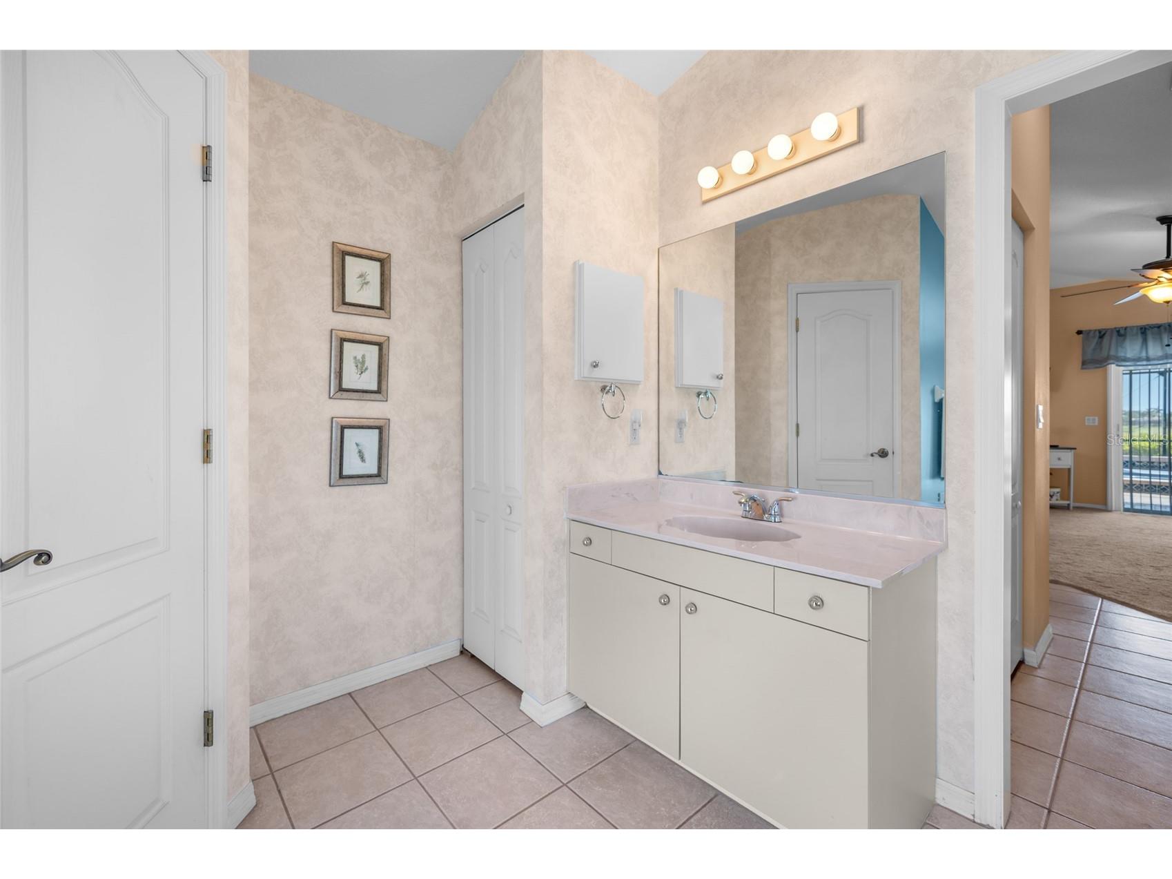 8207 Lakeside Drive Englewood FL 34224 D6147194 image16